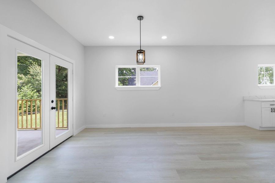 Spacious, unfurnished interior of a new home in , Onalaska (Image 20).