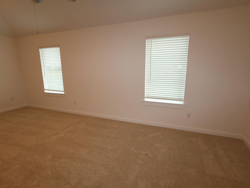 Spacious, unfurnished interior of a new home in Summerview, Fulshear (Image 13). Spacious, unfurnished interior of a new home in Summerview, Fulshear (Image 13).