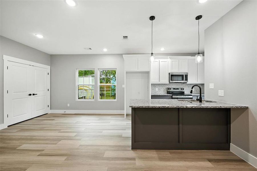 Furnished interior view inside a new home in , Pottsboro (Image 9).