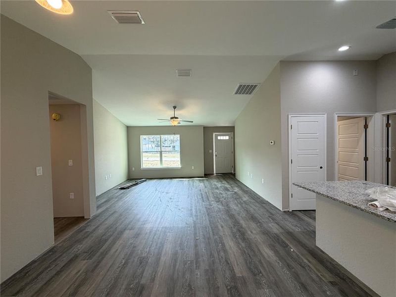 Spacious, unfurnished interior of a new home in , Citrus Springs (Image 22).