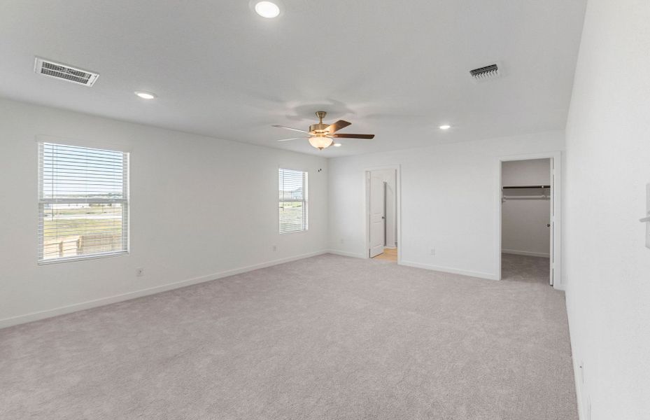 Spacious, unfurnished interior of a new home in Sunfield, Buda (Image 10). Spacious, unfurnished interior of a new home in Sunfield, Buda (Image 10).