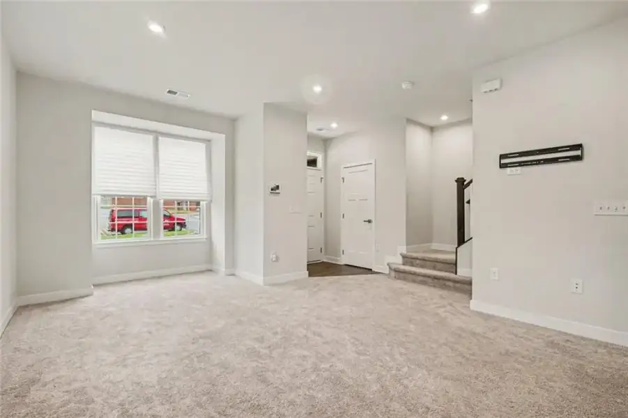 Spacious, unfurnished interior of a new home in , Lawrenceville (Image 22).
