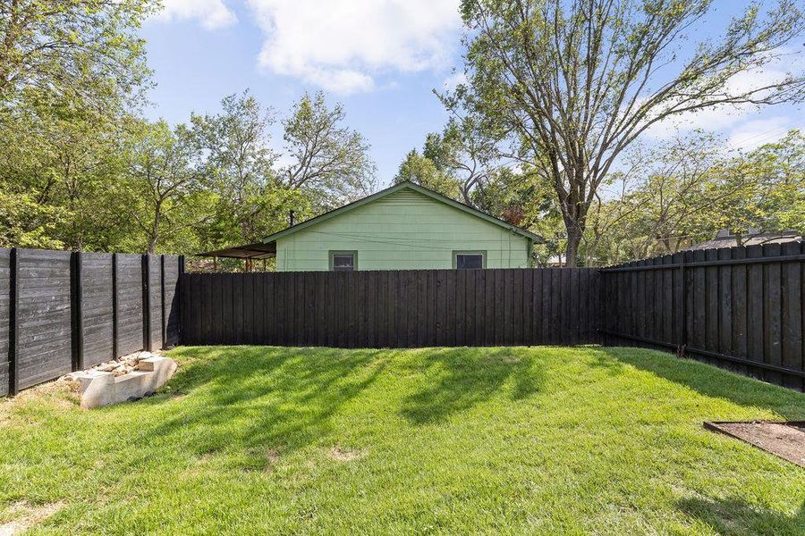 Exterior details and patio area of a home in , Austin (Image 24).