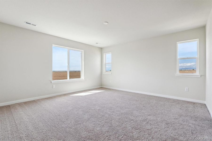 Spacious, unfurnished interior of a new home in Red Barn Meadows, Mead (Image 10).