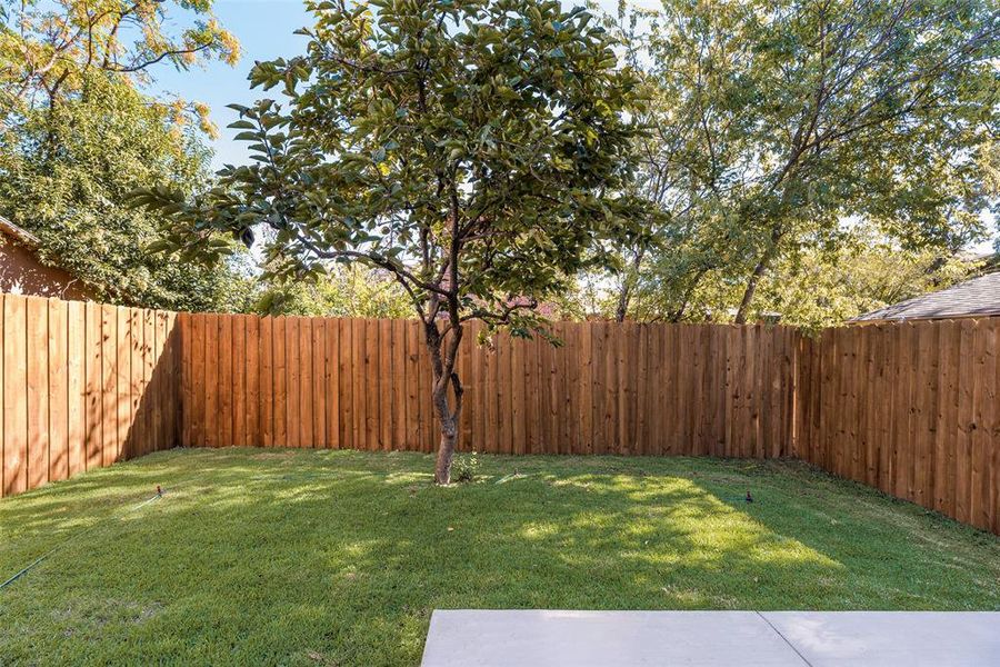 Exterior details and patio area of a home in , Dallas (Image 20).