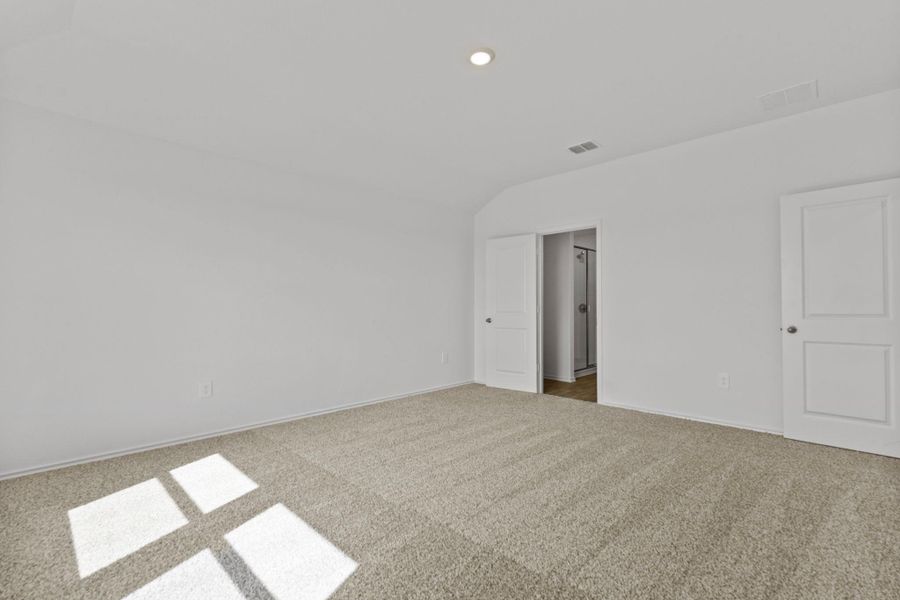 Spacious, unfurnished interior of a new home in Palomino, Manor (Image 35).