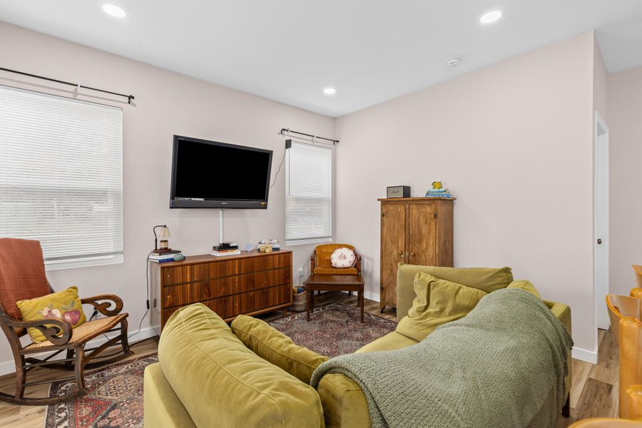 Furnished interior view inside a new home in , Hanahan (Image 4).