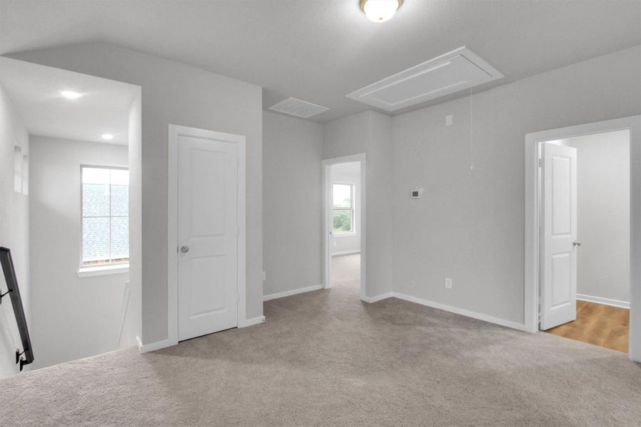 Spacious, unfurnished interior of a new home in River Ranch 55', Mont Belvieu (Image 45). Spacious, unfurnished interior of a new home in River Ranch 55', Mont Belvieu (Image 45).