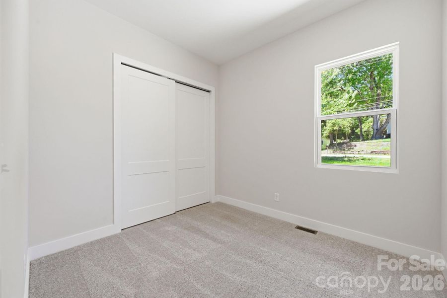 Spacious, unfurnished interior of a new home in , Concord (Image 9).