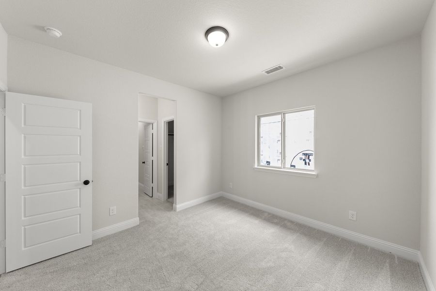 Spacious, unfurnished interior of a new home in Park Hills, Rockwall (Image 31). Spacious, unfurnished interior of a new home in Park Hills, Rockwall (Image 31).