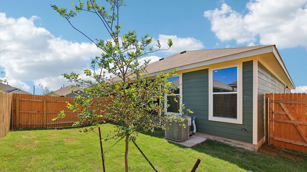 Exterior details and patio area of a home in Wayside, Uhland (Image 19).
