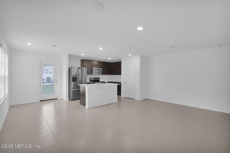 Spacious, unfurnished interior of a new home in , Jacksonville (Image 20).