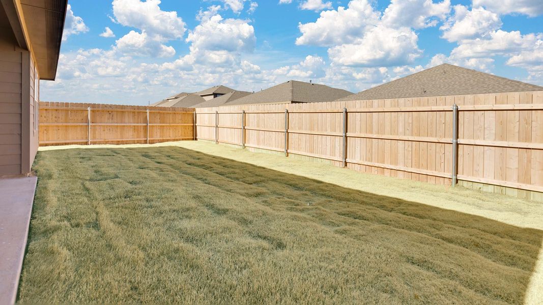 Exterior details and patio area of a home in Terra Vista, Lubbock (Image 4).