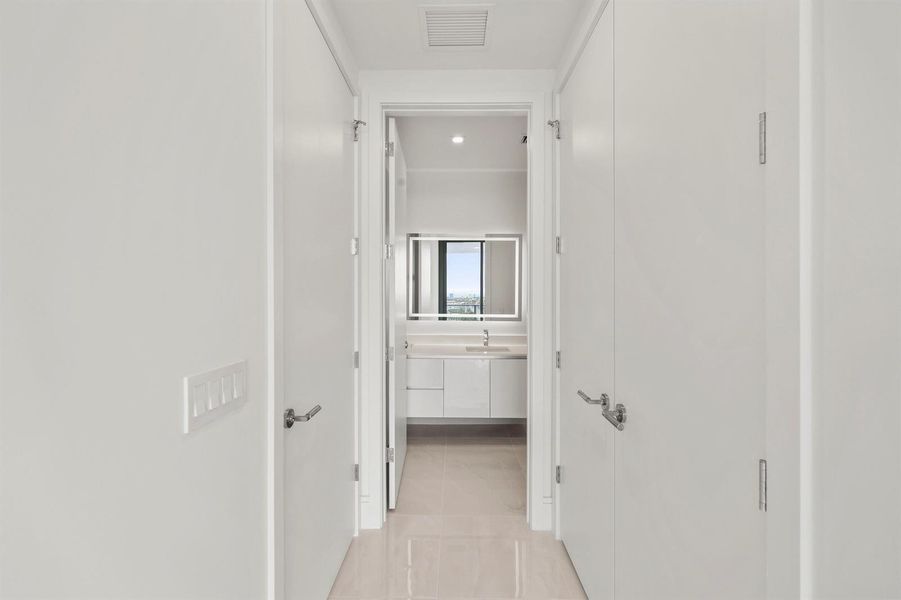220 Lake Shore Drive - 31.jpg-FULL 220 Lake Shore Drive - 31.jpg-FULL