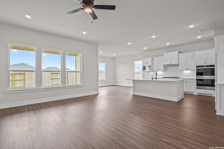 Spacious, unfurnished interior of a new home in Homestead, Schertz (Image 21).