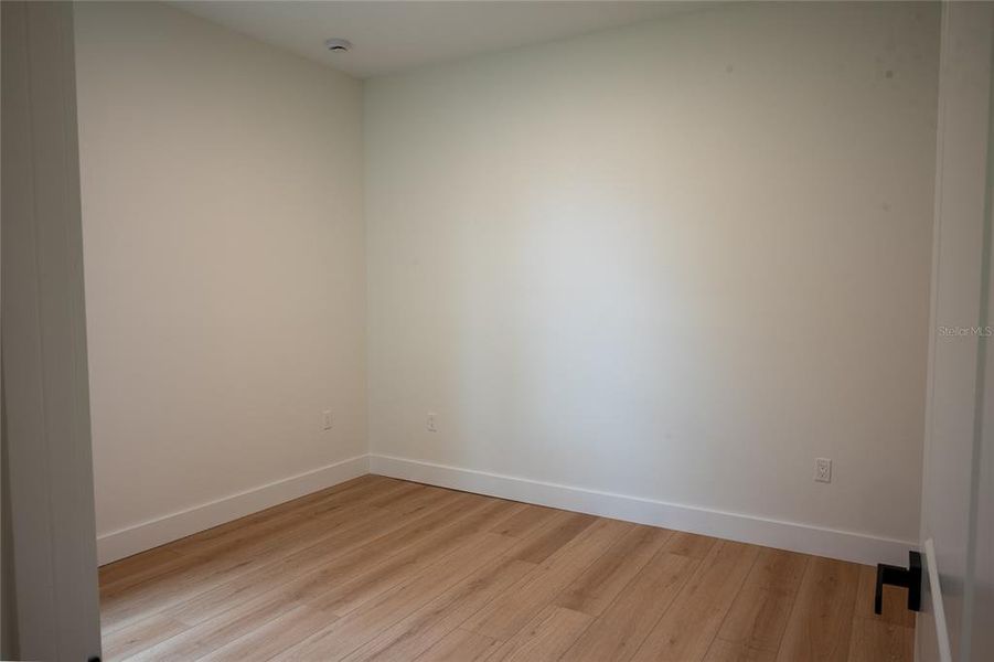 Spacious, unfurnished interior of a new home in , Port Charlotte (Image 22).