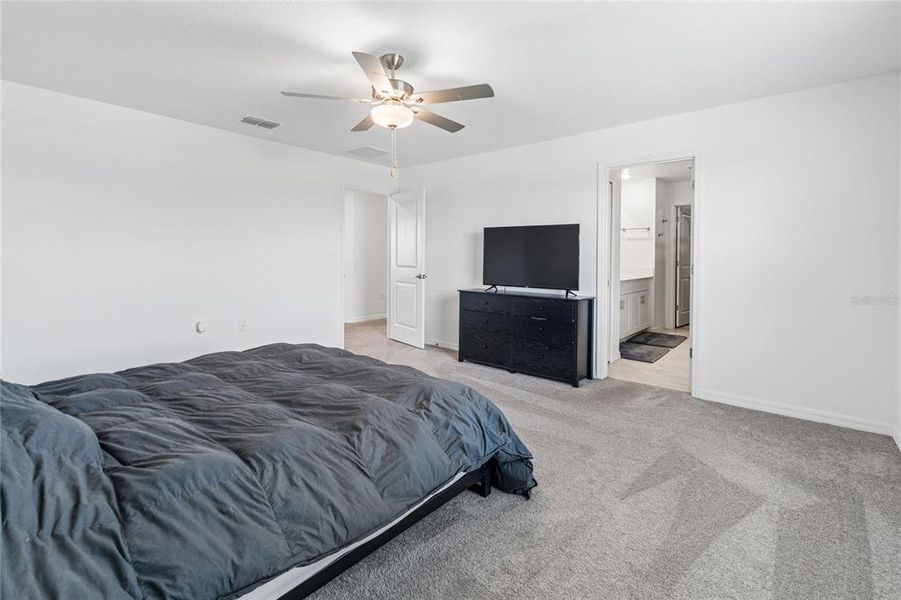 Furnished interior view inside a new home in , Land O' Lakes (Image 32).