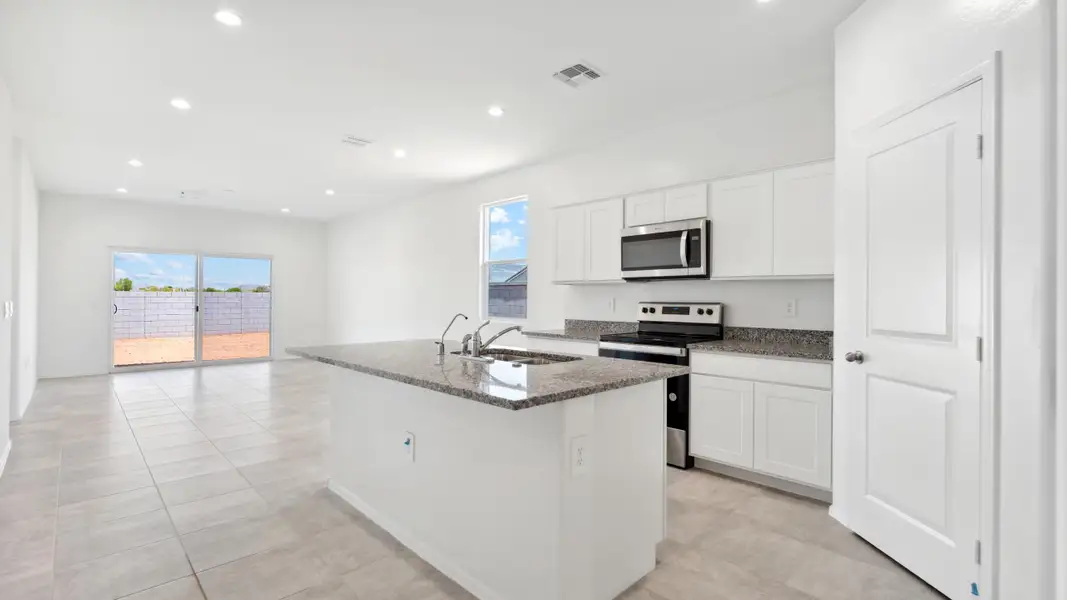 Furnished interior view inside a new home in Sorrento, Maricopa (Image 3).