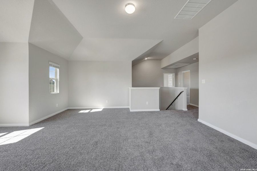 Spacious, unfurnished interior of a new home in Paloma Park, Converse (Image 40).