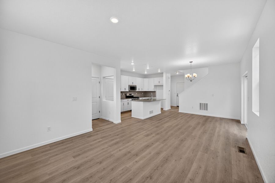 Spacious, unfurnished interior of a new home in Parterre, Thornton (Image 11).