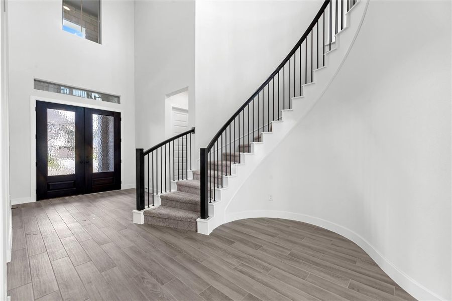 Spacious, unfurnished interior of a new home in Candela, Richmond (Image 21).