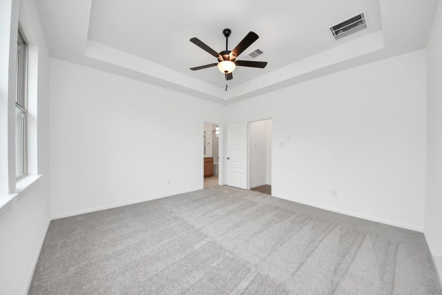 Spacious, unfurnished interior of a new home in Elyson, Katy (Image 22).