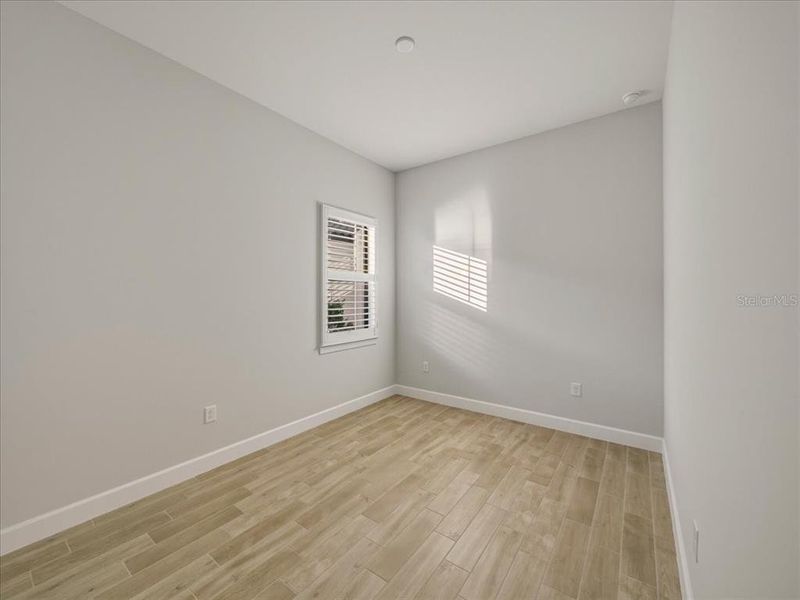 Spacious, unfurnished interior of a new home in Talon Preserve on Palmer Ranch, Nokomis (Image 28).
