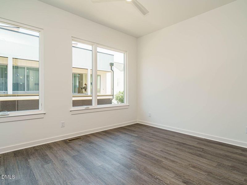 023-1280x960-primary-br