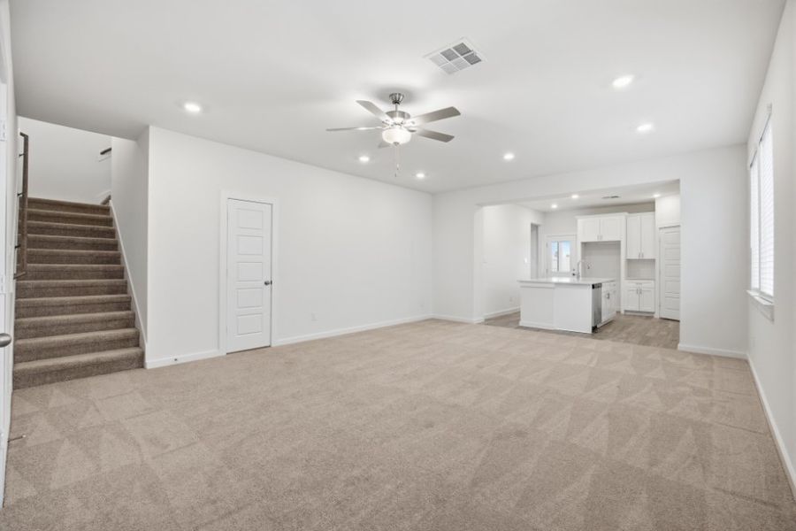 Spacious, unfurnished interior of a new home in Creekhaven, Iowa Colony (Image 14). Spacious, unfurnished interior of a new home in Creekhaven, Iowa Colony (Image 14).