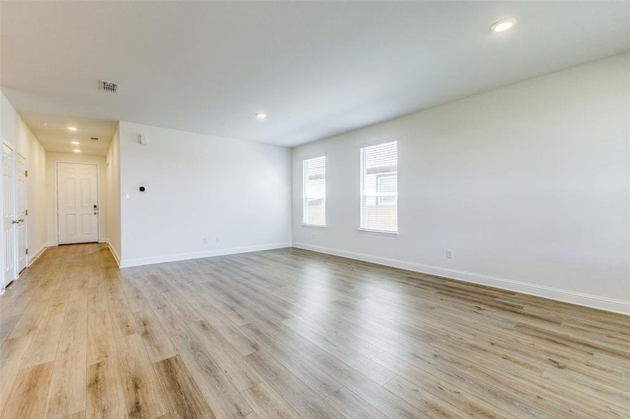 Spacious, unfurnished interior of a new home in Heartland, Heartland (Image 16).