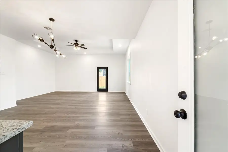 Spacious, unfurnished interior of a new home in , Houston (Image 9).