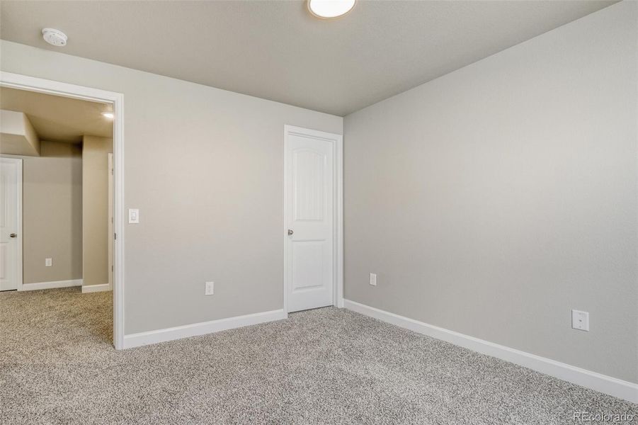 basement bedroom (5th bedroom)