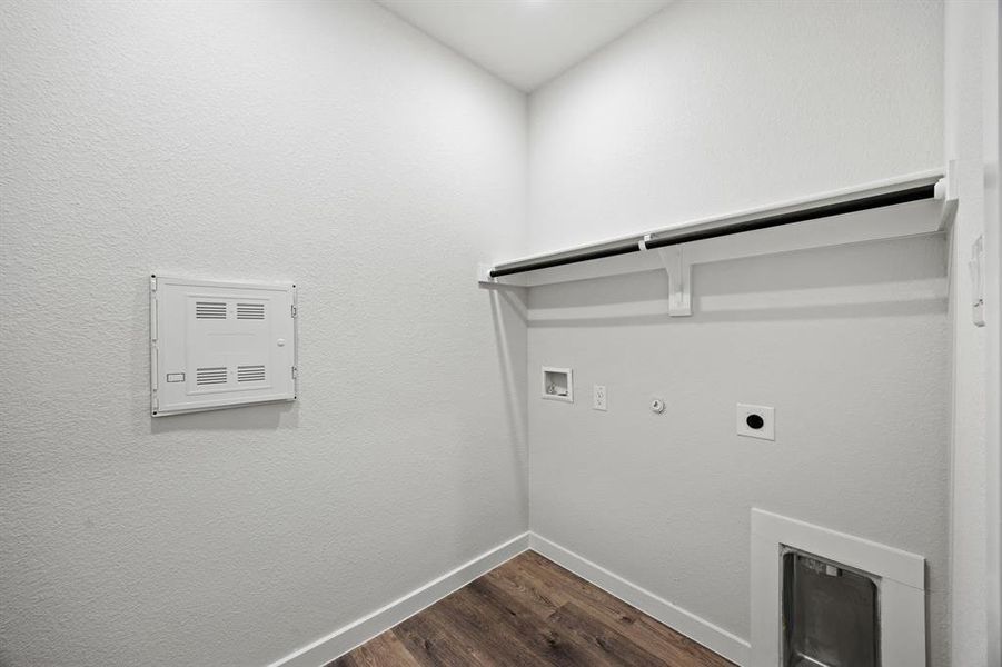 Spacious, unfurnished interior of a new home in MiraVerde, Crowley (Image 15).