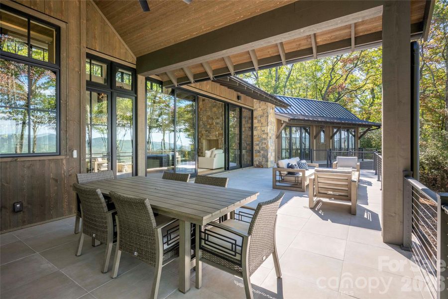 Community amenities in , Sapphire (Image 29).