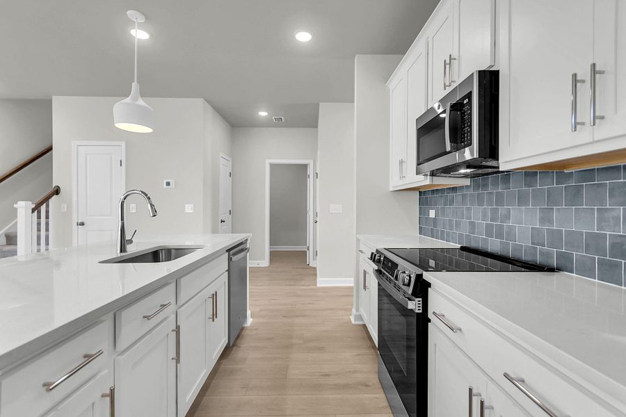Furnished interior view inside a new home in , Ravenel (Image 7).