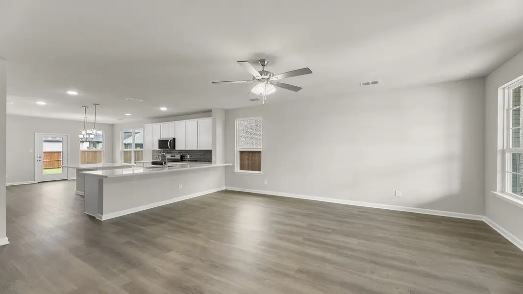 Spacious, unfurnished interior of a new home in Waterscape, Royse City (Image 17).
