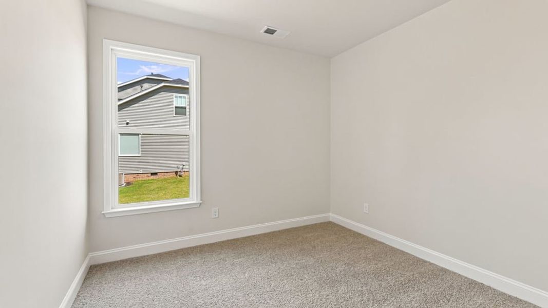Spacious, unfurnished interior of a new home in Shadowood, Seneca (Image 22).