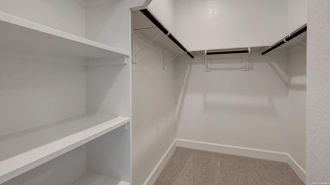 Spacious, unfurnished interior of a new home in Haby Hill, San Antonio (Image 20).