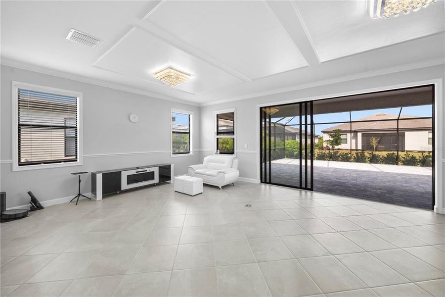 Spacious, unfurnished interior of a new home in , Bradenton (Image 35).