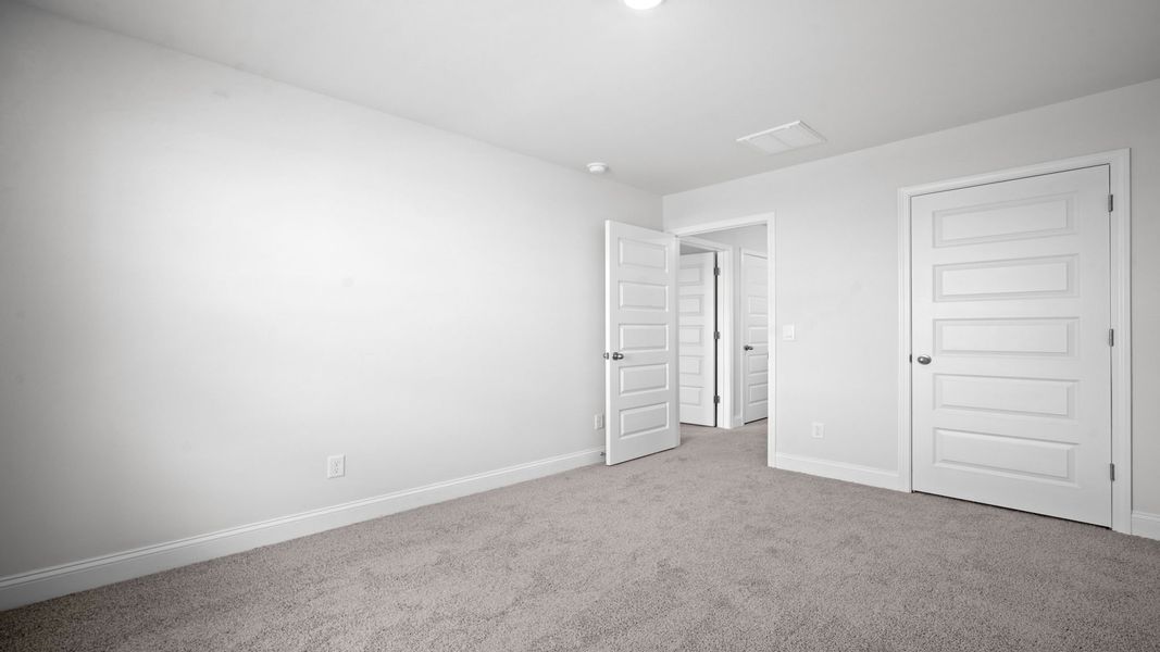 Spacious, unfurnished interior of a new home in Rice Hope, Port Wentworth (Image 34).