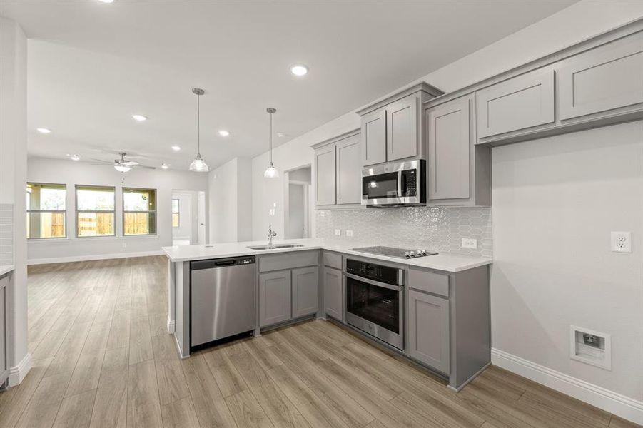 04_1621 Meadow Crest