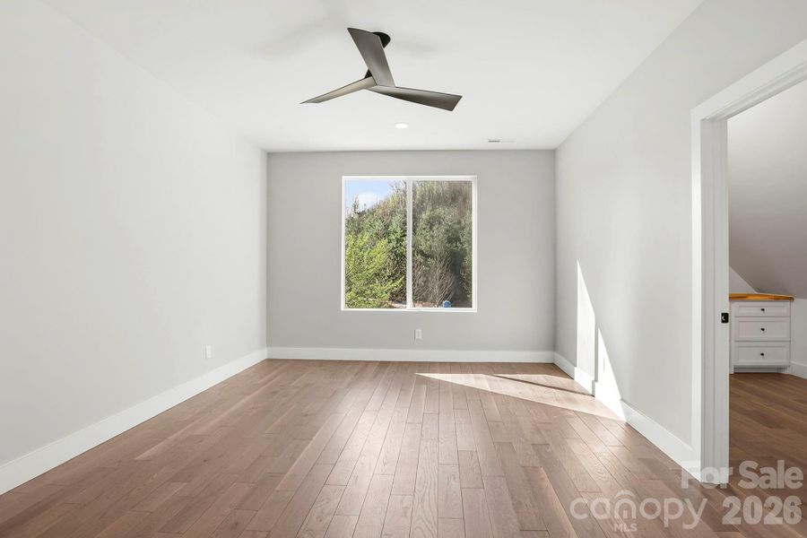 Spacious, unfurnished interior of a new home in , Hendersonville (Image 18).