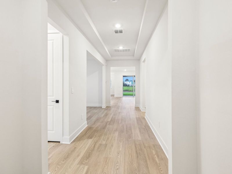 Spacious, unfurnished interior of a new home in Ridgehaven - Reserve Series, Ormond Beach (Image 10).