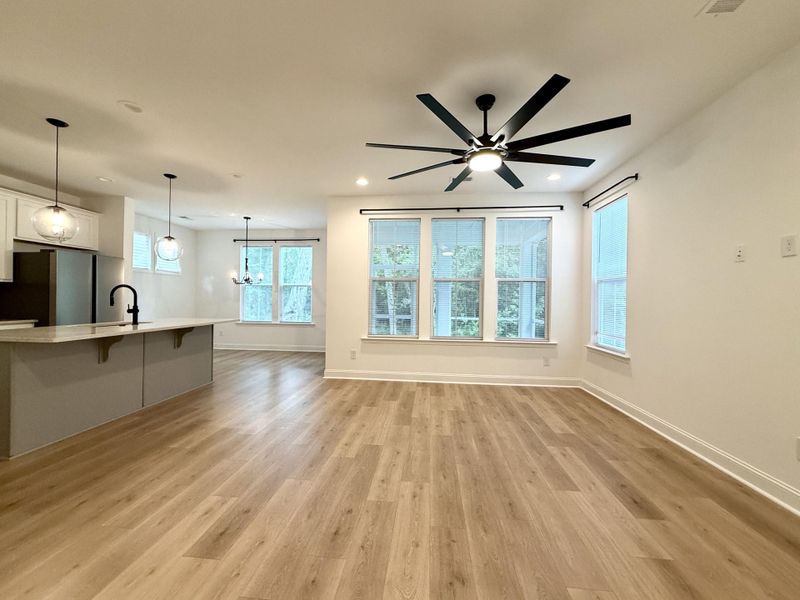 Spacious, unfurnished interior of a new home in , Charleston (Image 19).