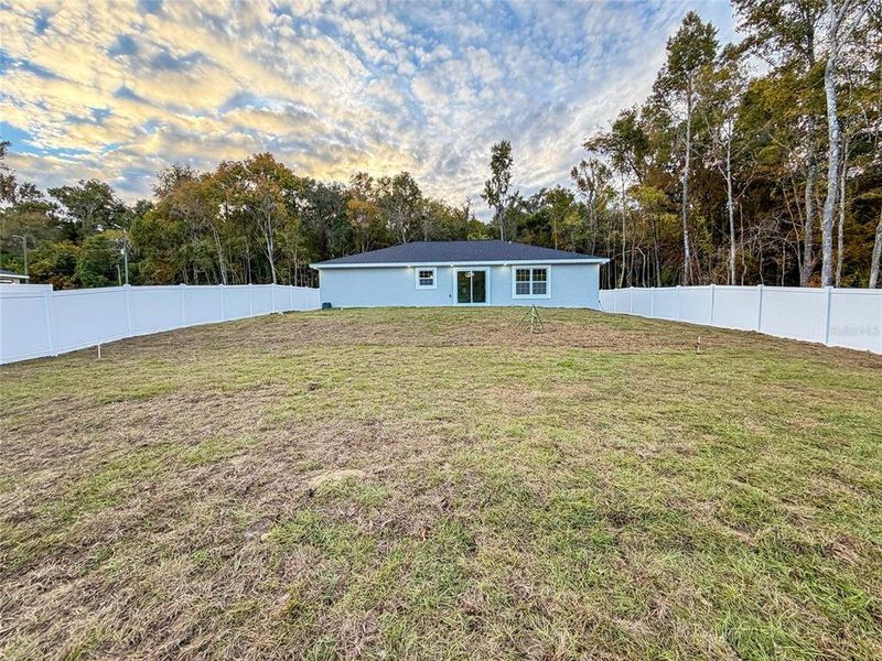 Exterior details and patio area of a home in , Belleview (Image 4).