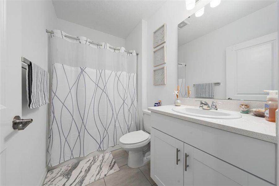 Furnished interior view inside a new home in , Kissimmee (Image 12).