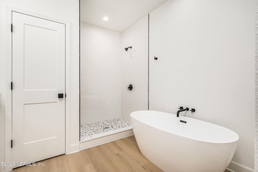 Furnished interior view inside a new home in , Keystone Heights (Image 10).