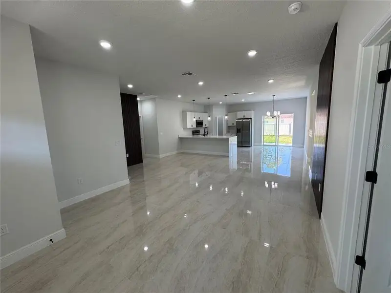 Spacious, unfurnished interior of a new home in , Ocala (Image 16).