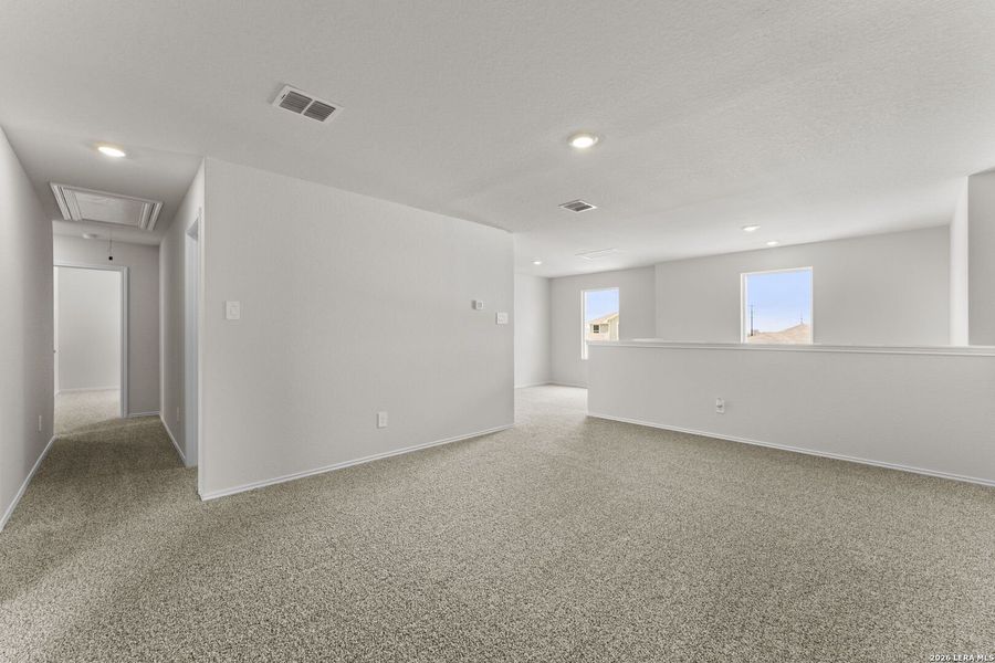 Spacious, unfurnished interior of a new home in Swenson Heights, Seguin (Image 31).