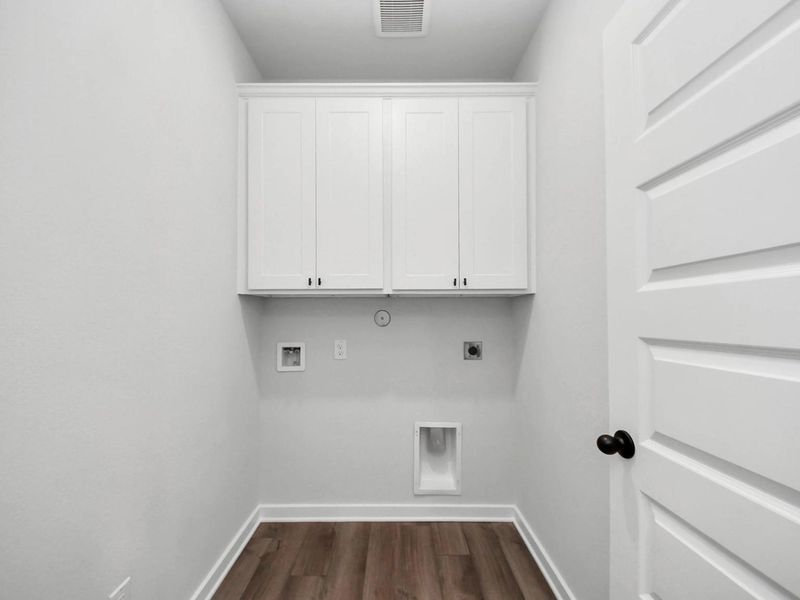 Spacious, unfurnished interior of a new home in River Ranch Meadows, Dayton (Image 32).